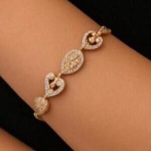 Brand New gold heart bracelet